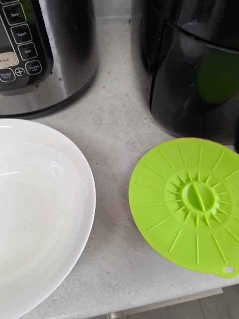 5pcs Heat Resistant Microwave Covers - Reusable Silicone Suction Lids, 5 Sizes (4-11.7 Inch) for Bowls, Pots, Pans, Cups - Microwave, Stovetop, Oven, Fridge & Freezer Safe, Dishwasher Safe, Splatter Prevention, Great Holiday
